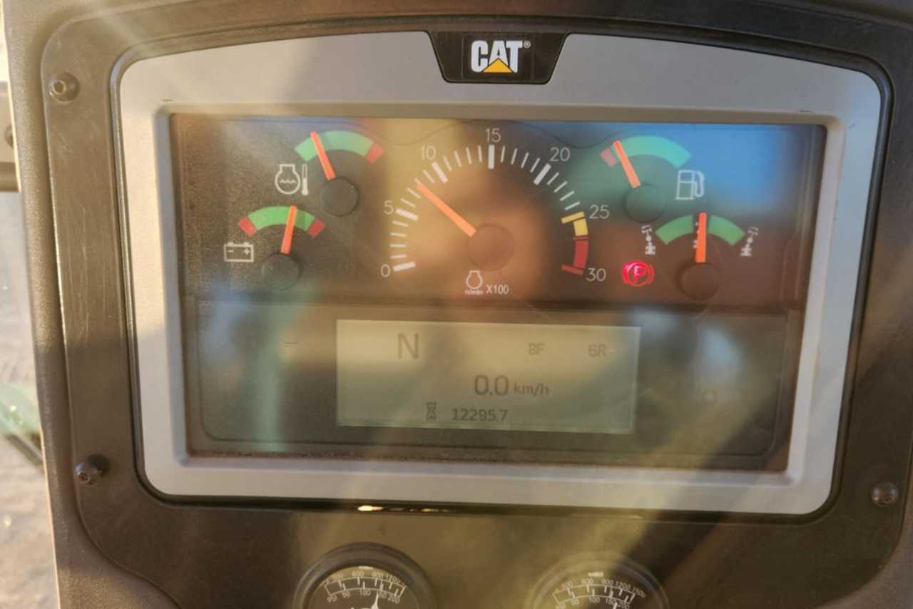 Caterpillar 140K - 19/19 8