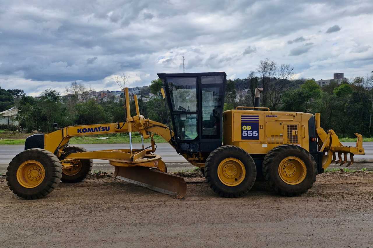 Komatsu GD555-3 - 09/09 2