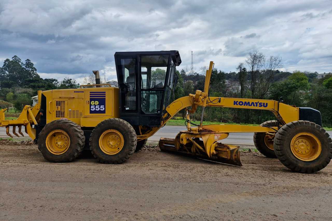 Komatsu GD555-3 - 09/09 4
