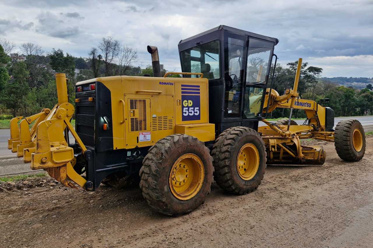 Komatsu GD555-3 - 09/09 5