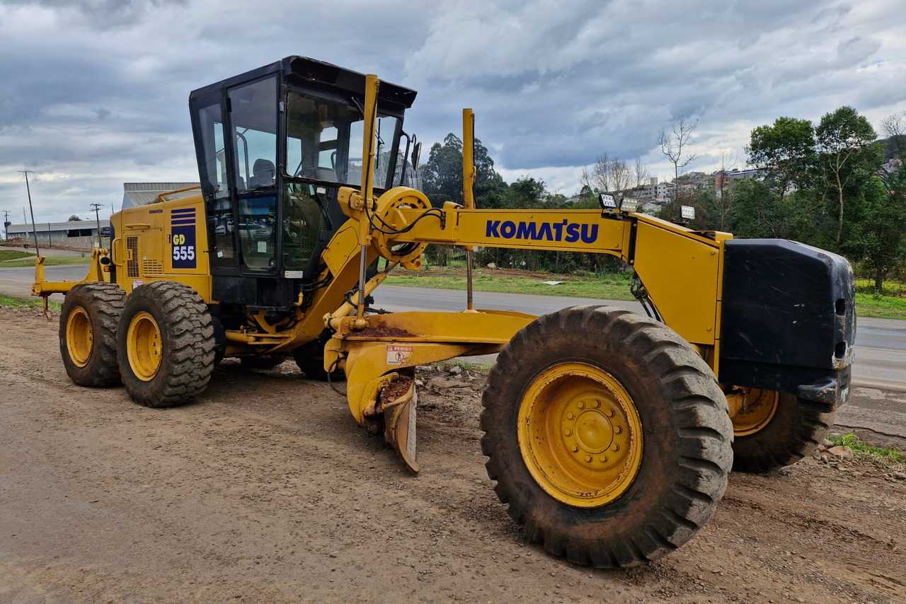 Komatsu GD555-3 - 09/09 6