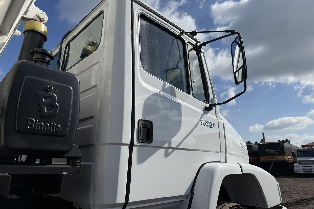 Mercedes Benz MB 1620 - 11/11 8
