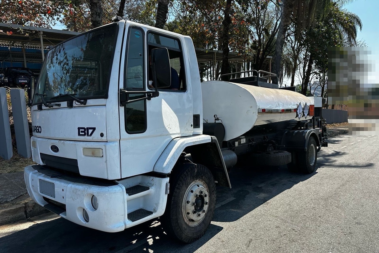 Ford Cargo1317 - 06/06 5