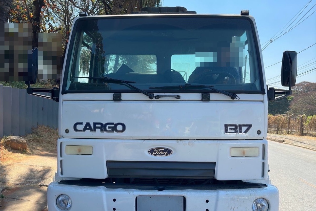 Ford Cargo1317 - 06/06 6