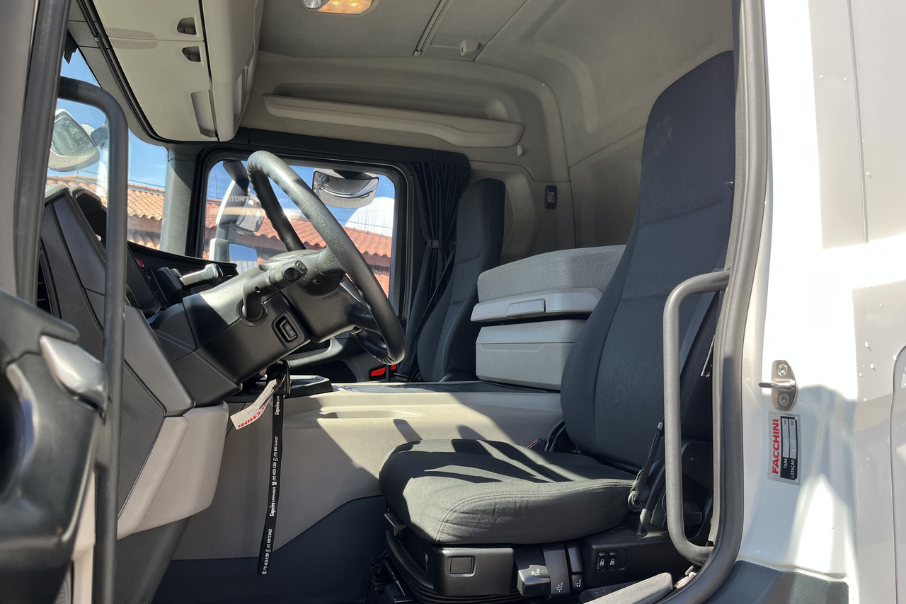 Scania P360 - 20/21 16