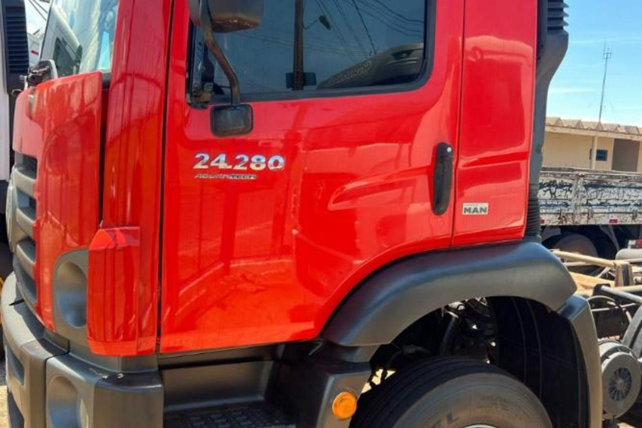 Volkswagen 24-280 E Constellation 6x2 - 20/13 4