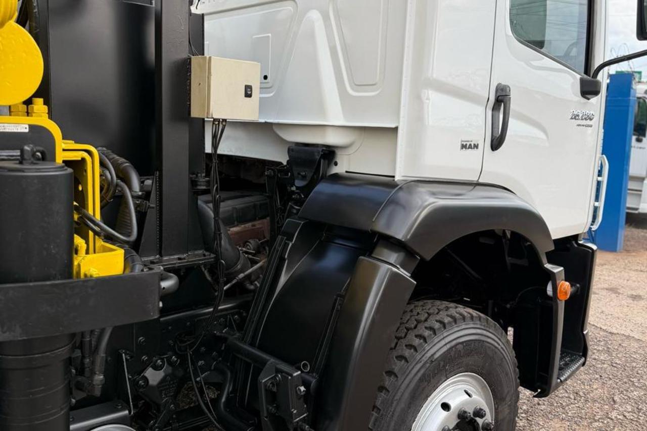 Volkswagen 26-280 Constellation 6x4 - 20/14 2