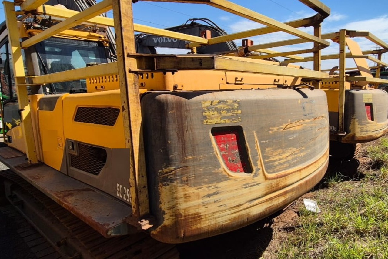Volvo EC 250 DL - 19/19 11