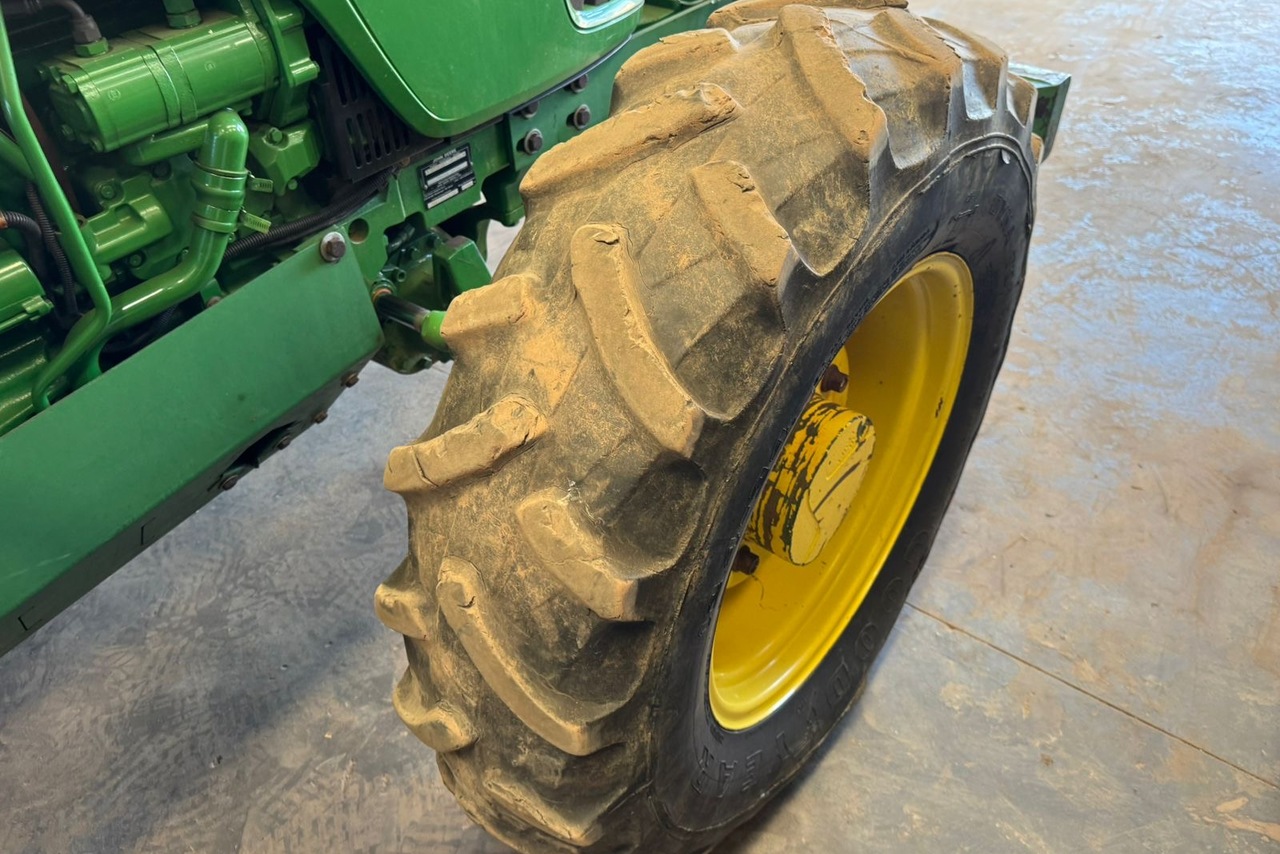 John Deere  5078 - 20/20 8