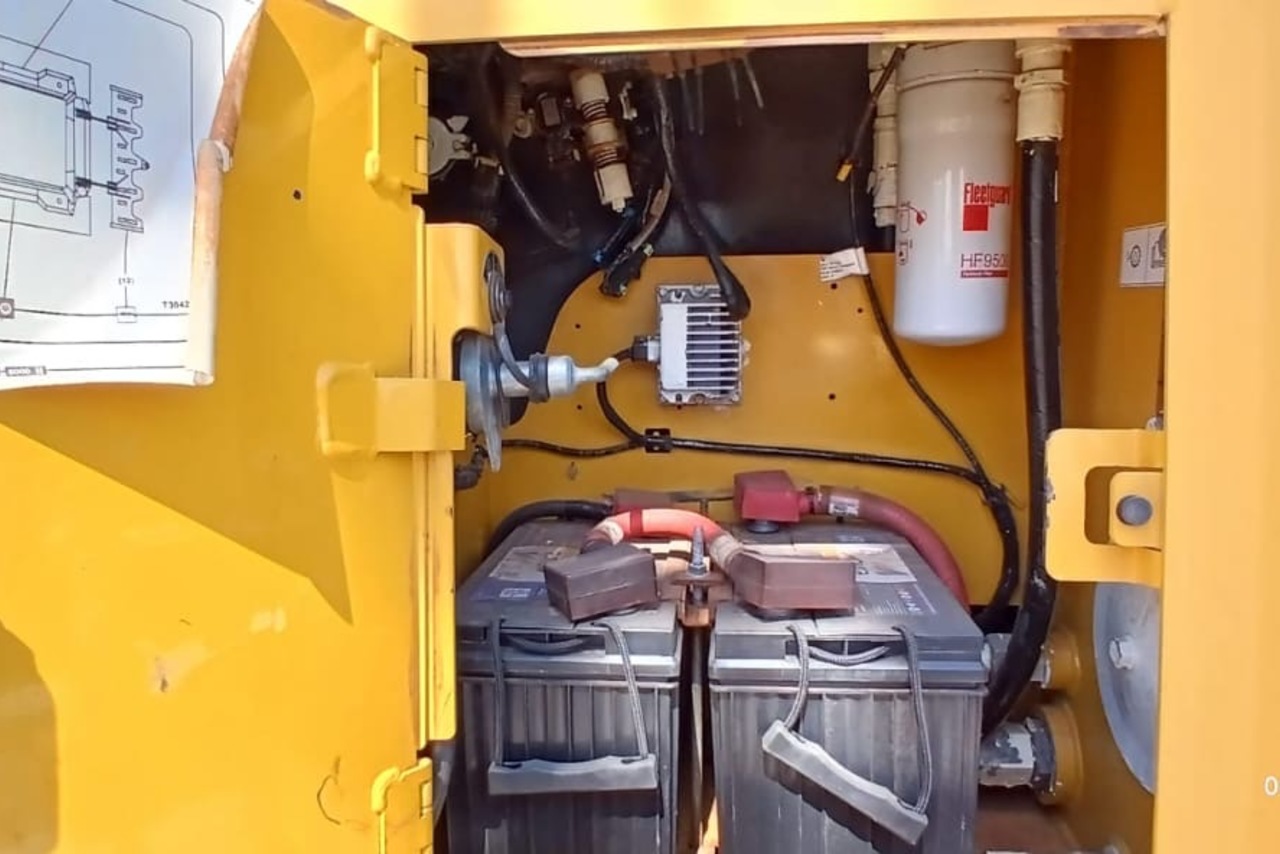 John Deere 700J - 21/21 6