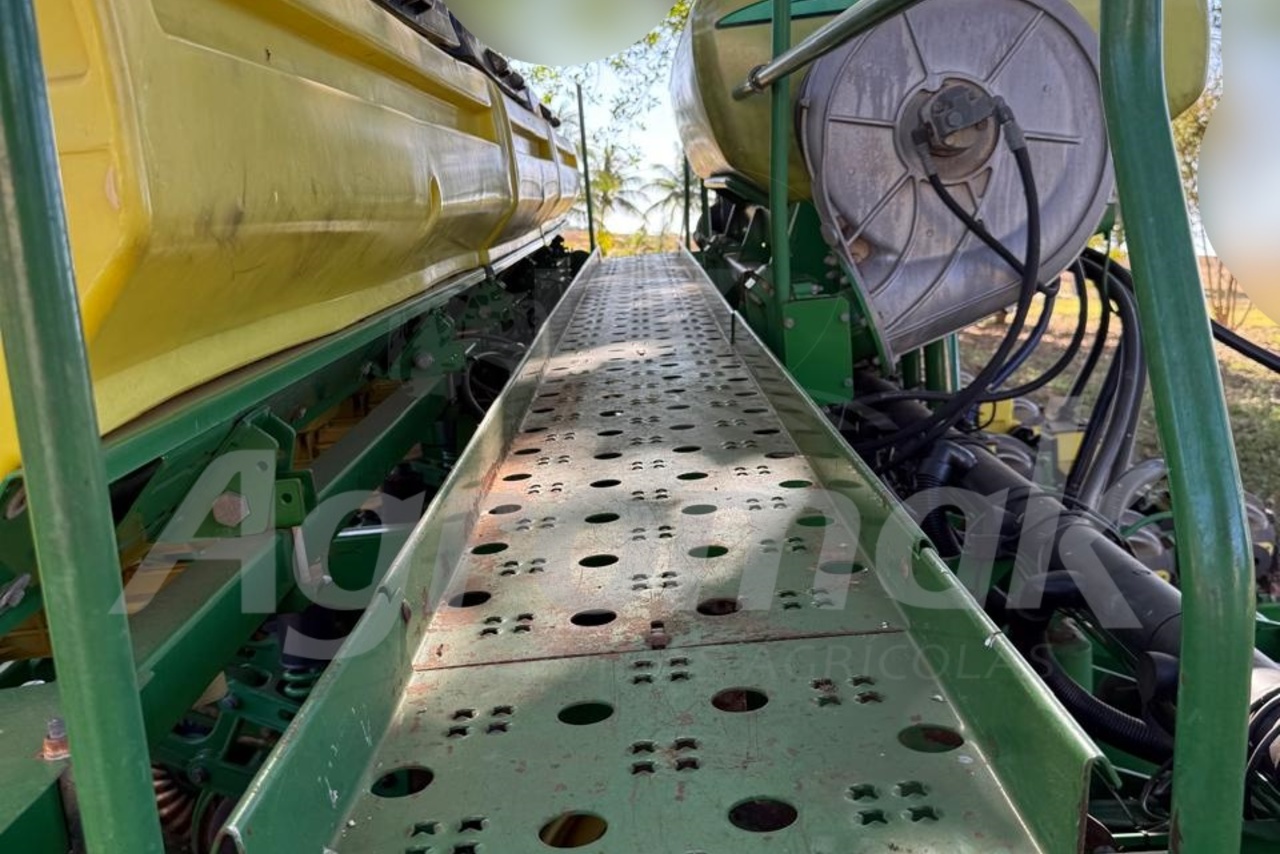 John Deere 2113 - 11/11 4