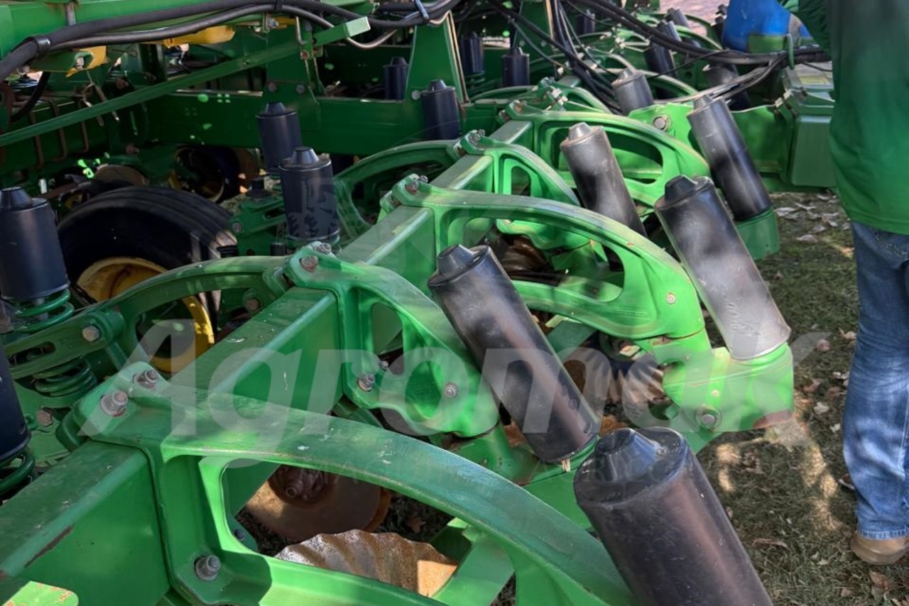 John Deere 2113 - 11/11 6