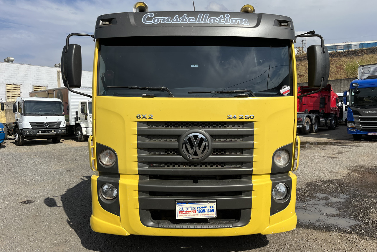 Volkswagen 24-250 E Constellation 3-Eixos - 11/12 2