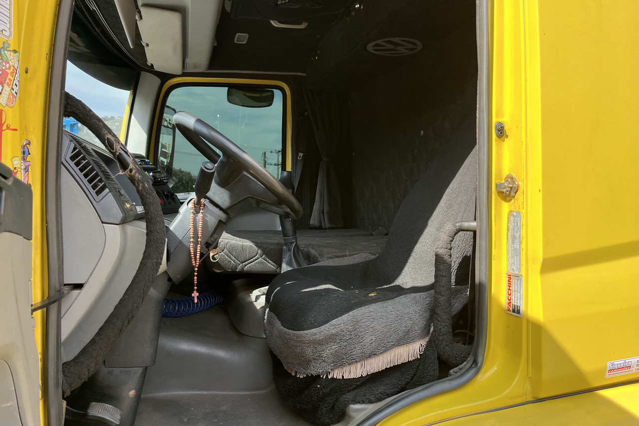 Volkswagen 24-250 E Constellation 3-Eixos - 11/12 12