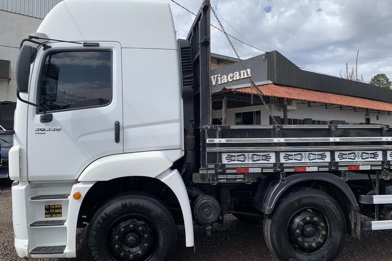 Volkswagen 30-330 Constellation 8x2 - 22/23 2