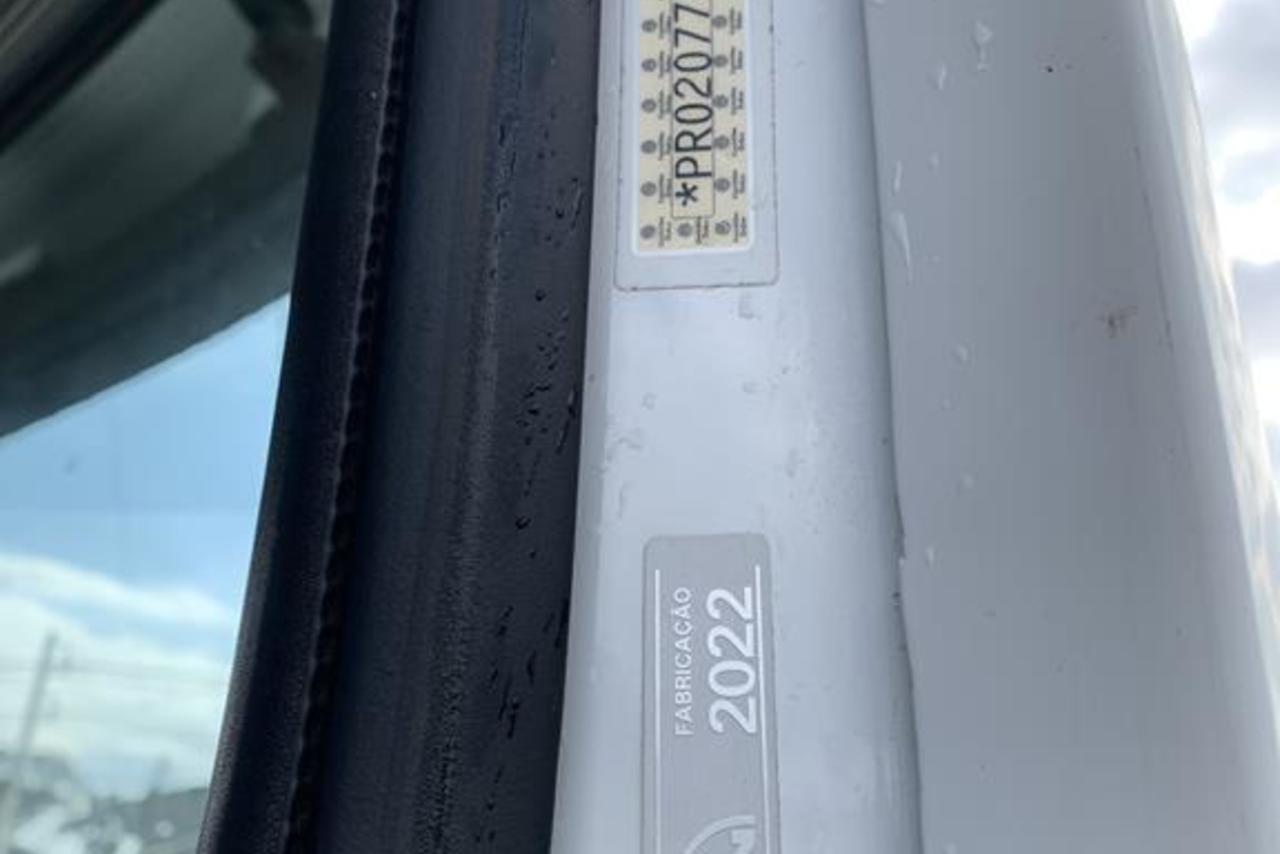 Volkswagen 30-330 Constellation 8x2 - 22/23 16