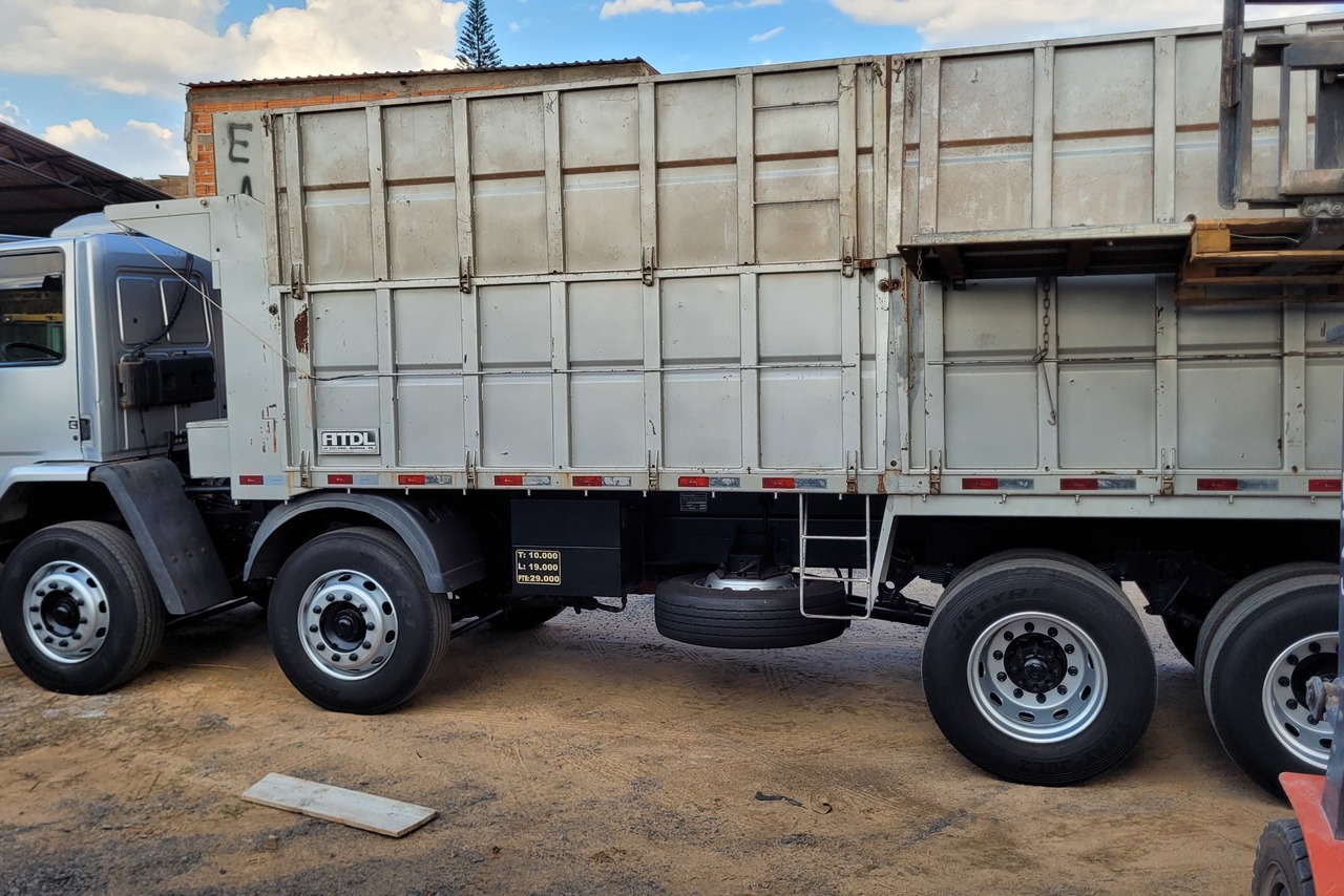 Ford Cargo2428 - 10/11 2