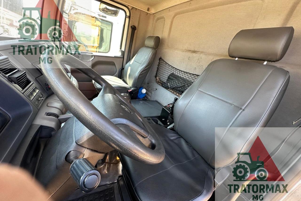 Volkswagen 31-330 E Constellation 6x4 - 20/21 7