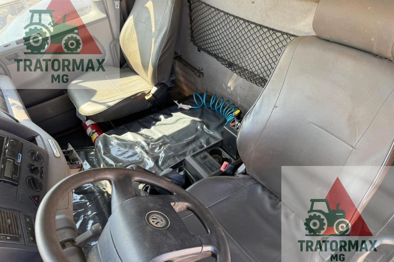 Volkswagen 31-330 E Constellation 6x4 - 19/19 12