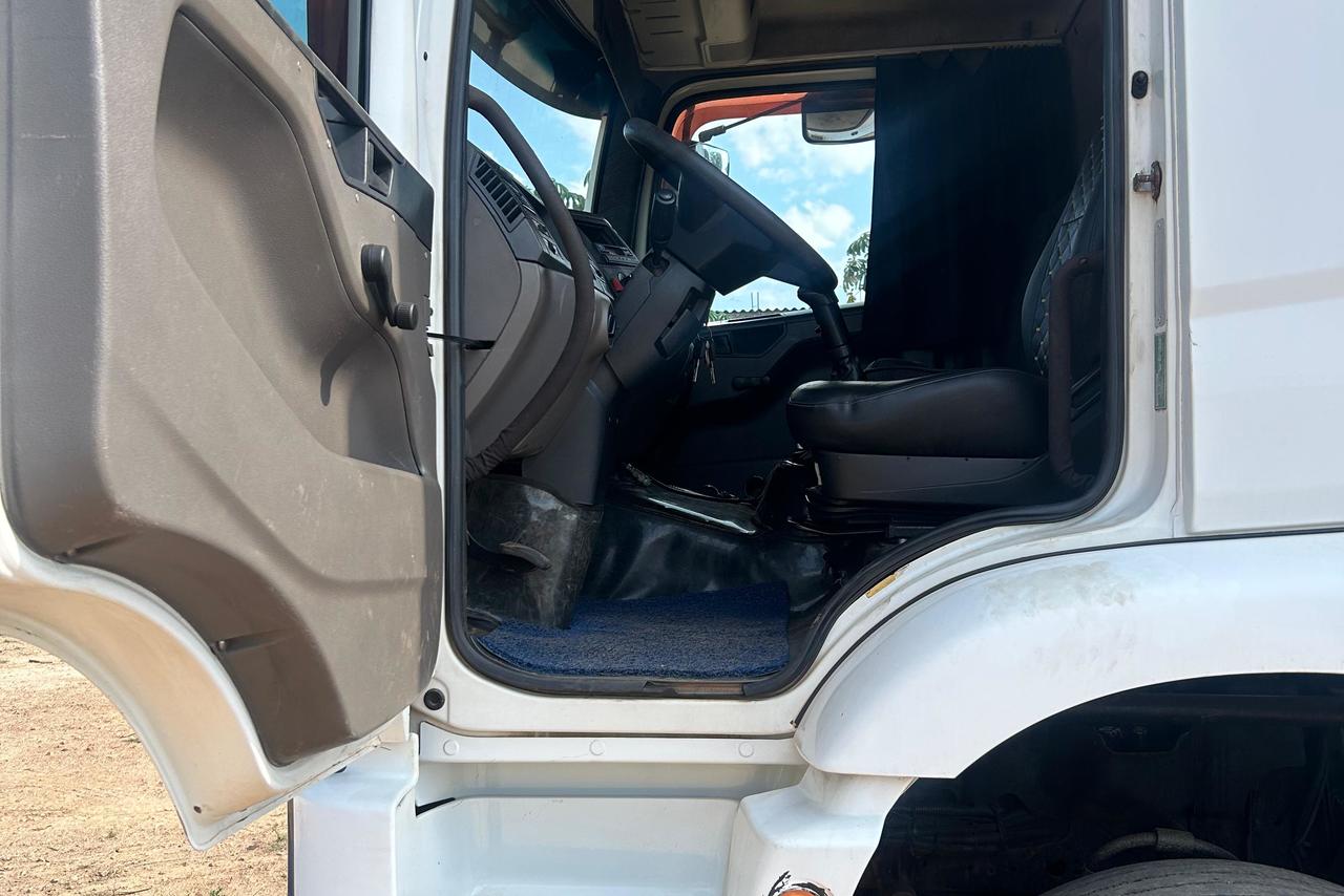 Volkswagen 24-280 E Constellation 8x2 - 12/12 9