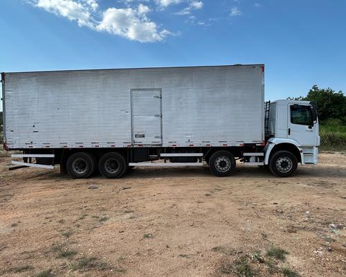 Caminhão Bitruck