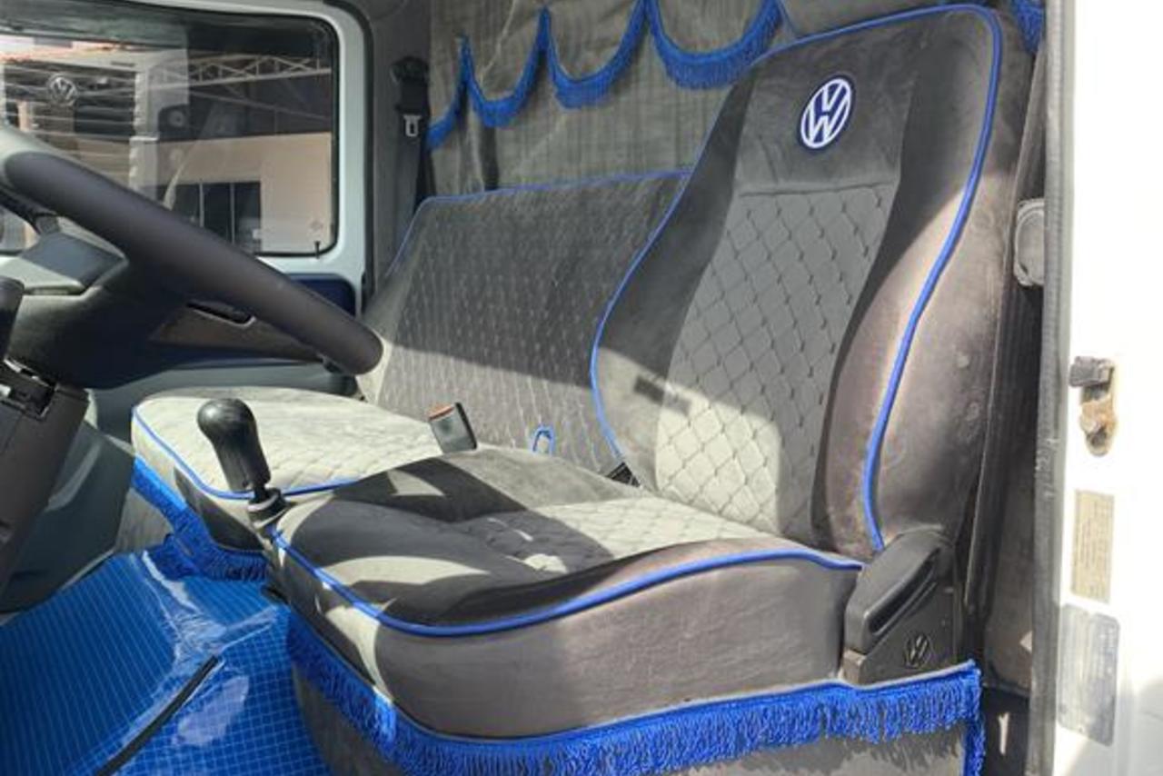 Volkswagen 8 150 - 04/05 7