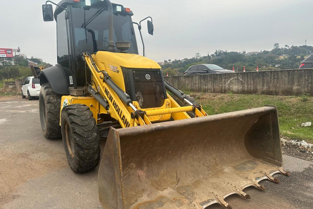 New Holland B95B - 21/21 3