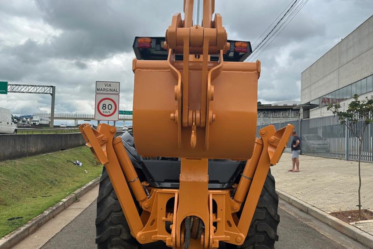 Case 580M - 09/09 5