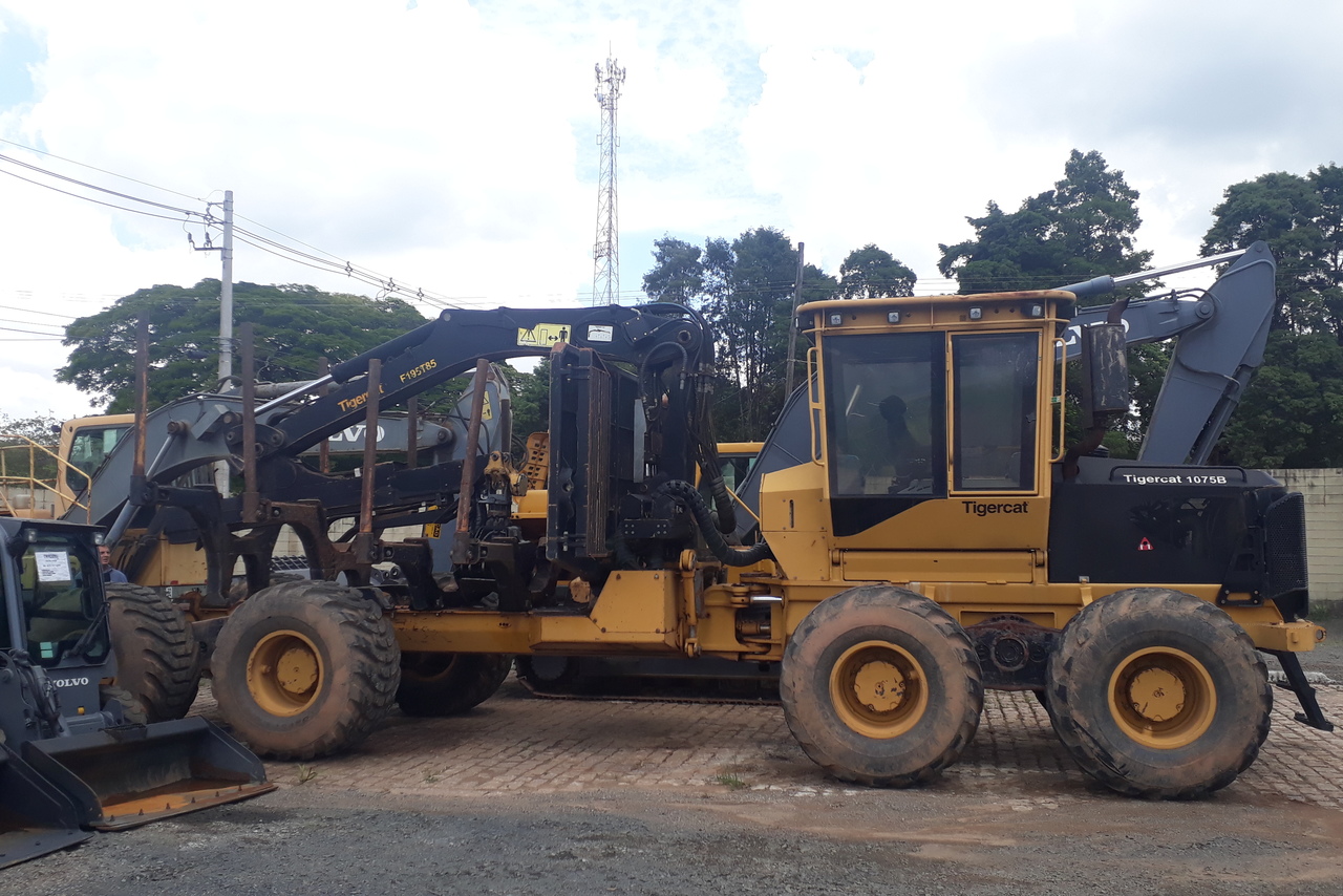 Tigercat 1075B - 15/15 2