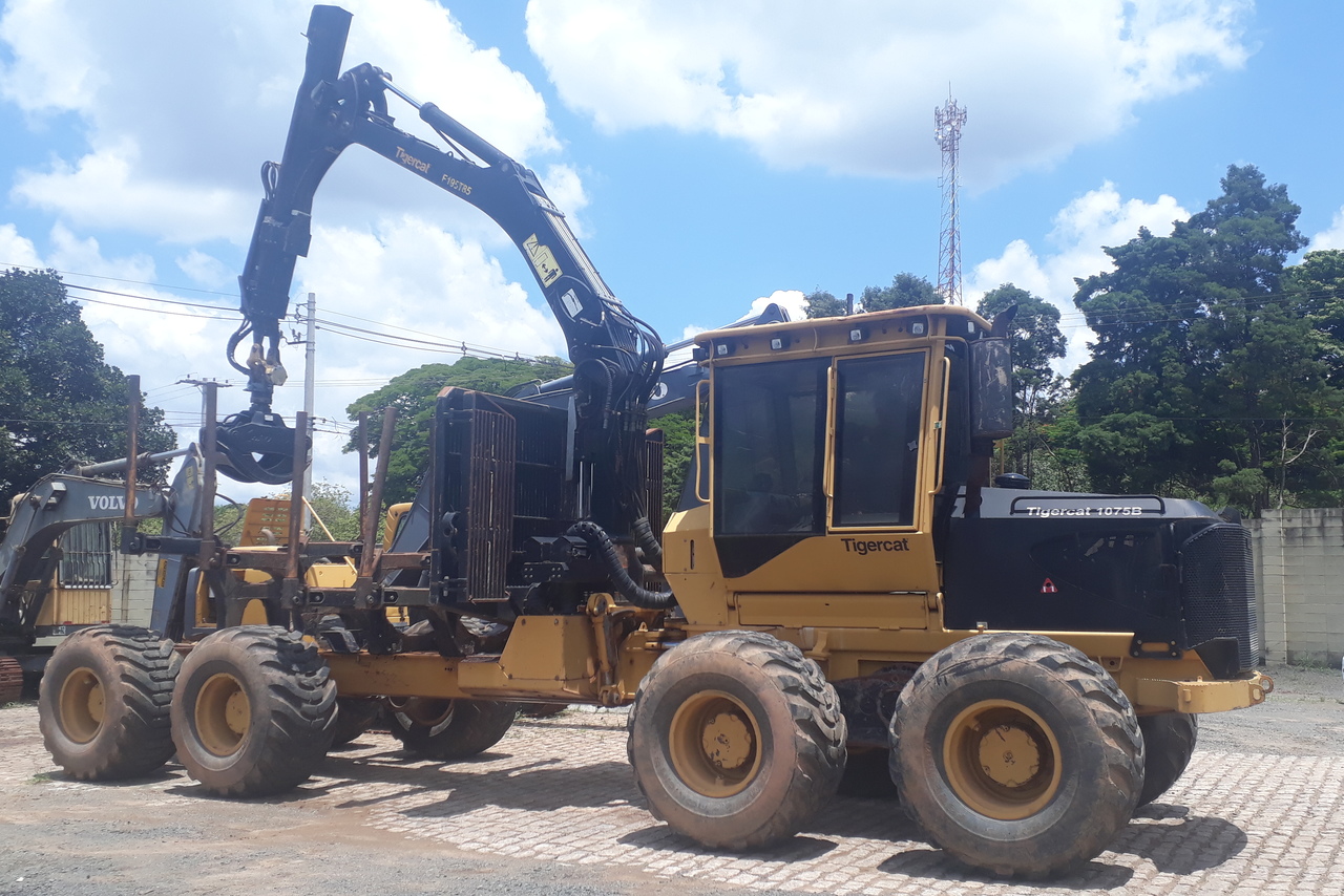 Tigercat 1075B - 15/15 6