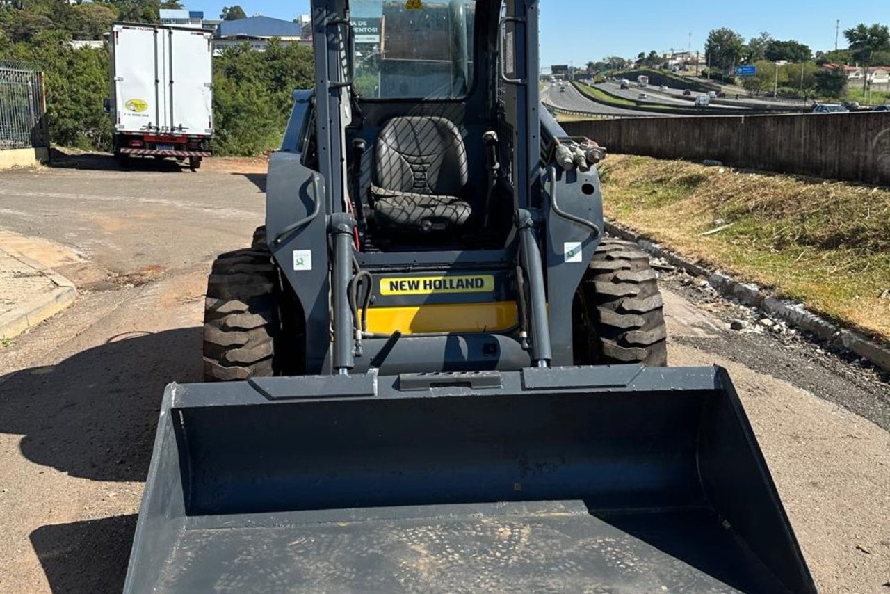 New Holland L218 - 15/15 3