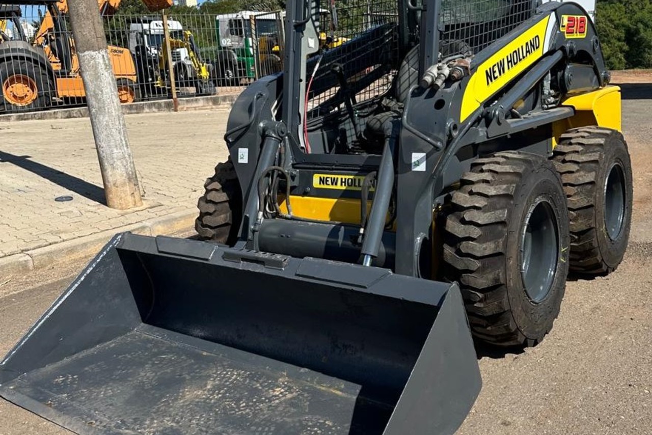 New Holland L218 - 15/15 4