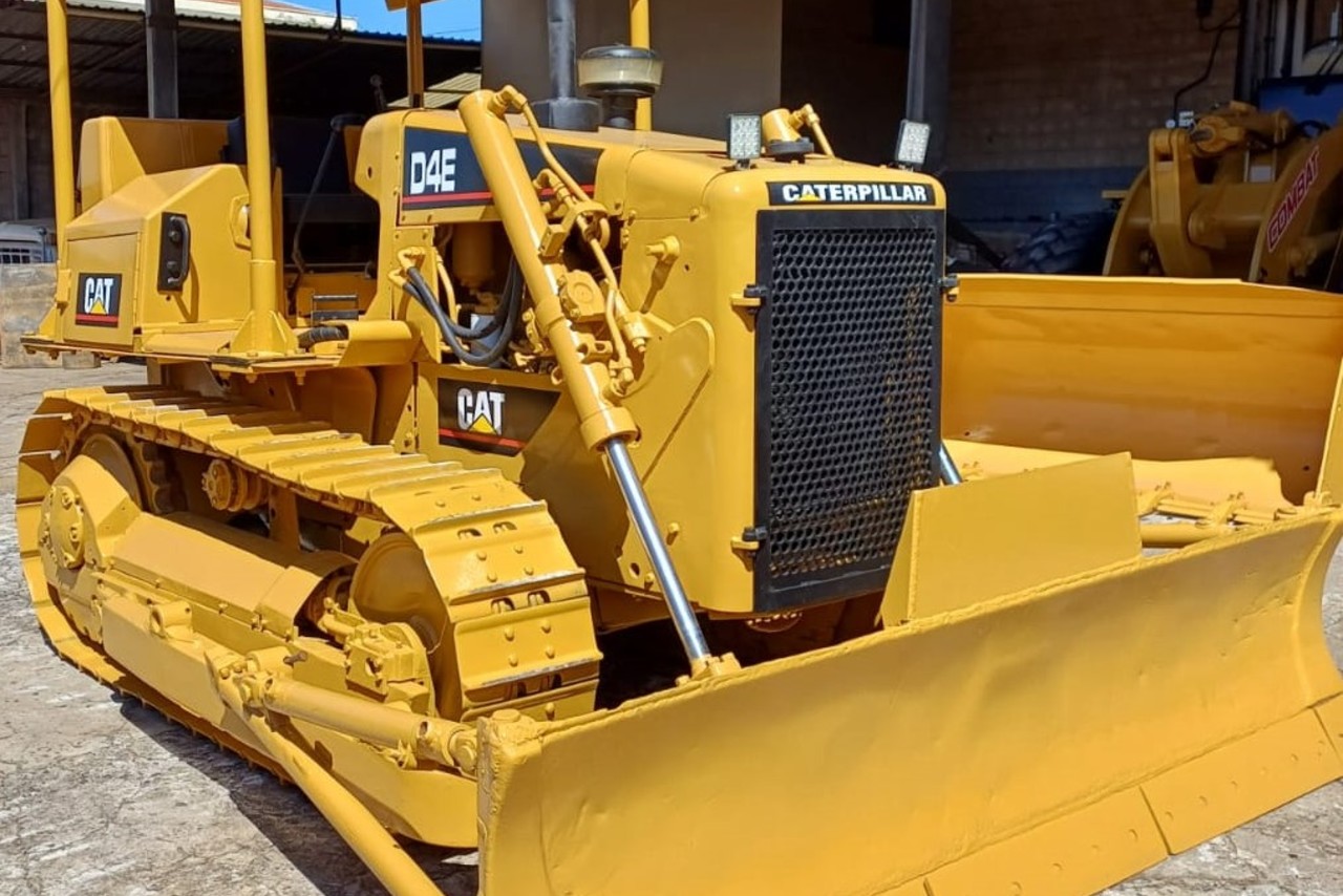 Caterpillar D4E - 83/83 4