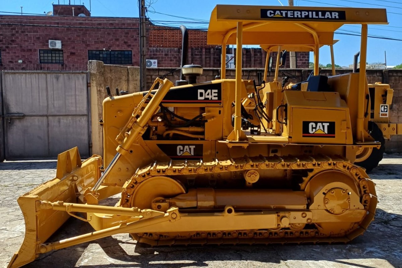 Caterpillar D4E - 83/83 5