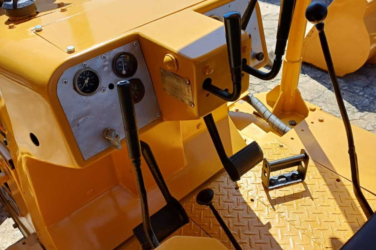 Caterpillar D4E - 83/83 8