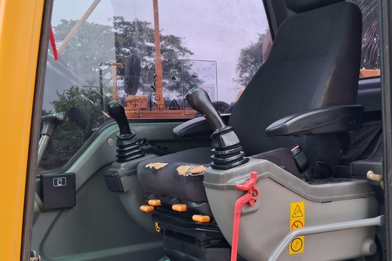Volvo EC140BLC - 20/11 2
