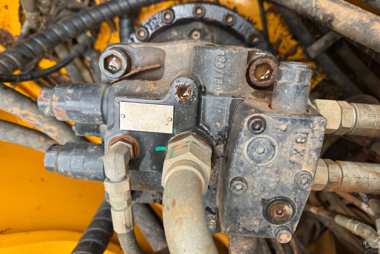 JCB JS220LC - 19/19 13