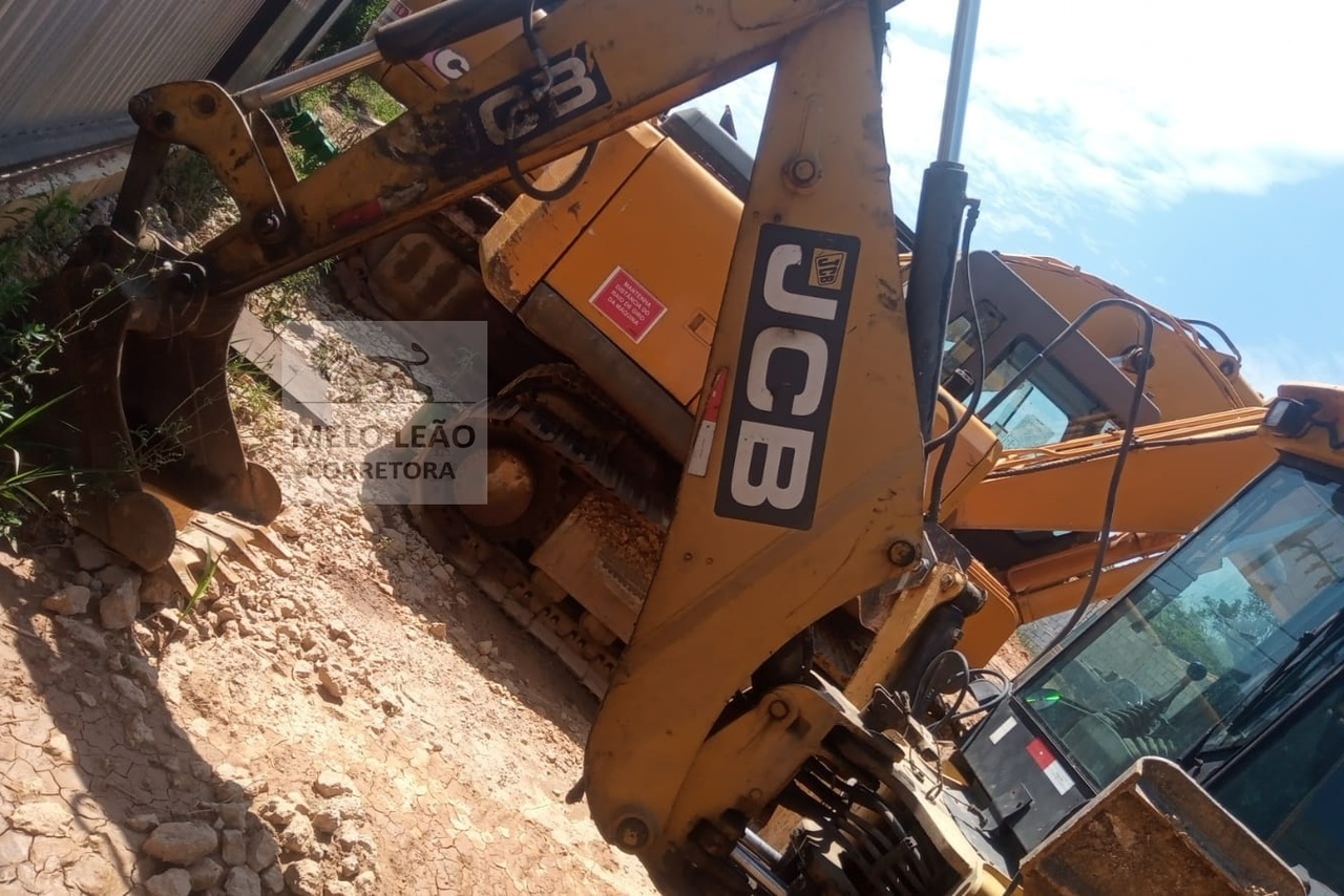 JCB 3C -  12