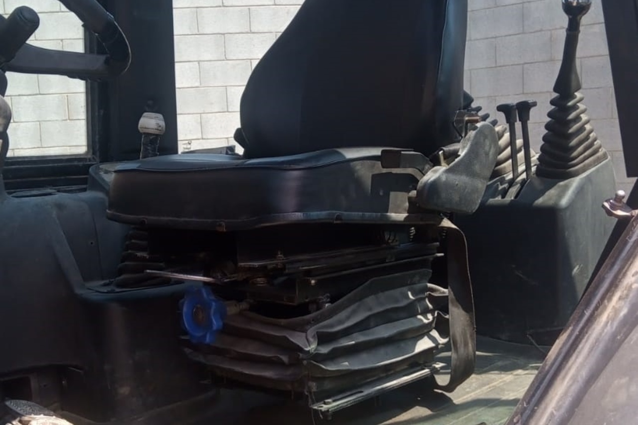 JCB 3C -  13