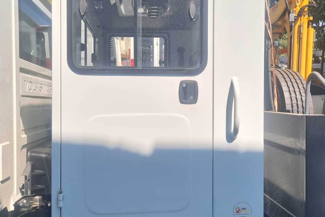 Volkswagen 11-180 Delivery  - 24/25 2