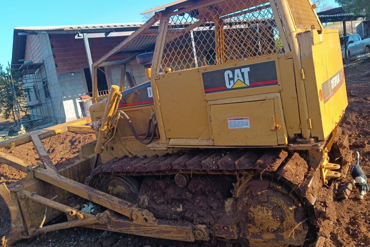 Caterpillar D4E - 02/07 3