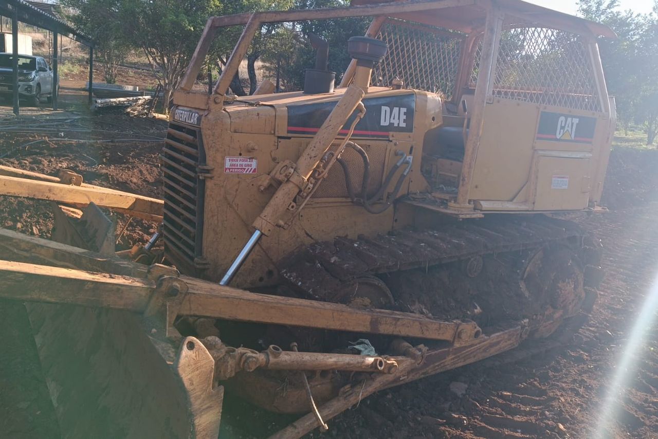 Caterpillar D4E - 02/07 4