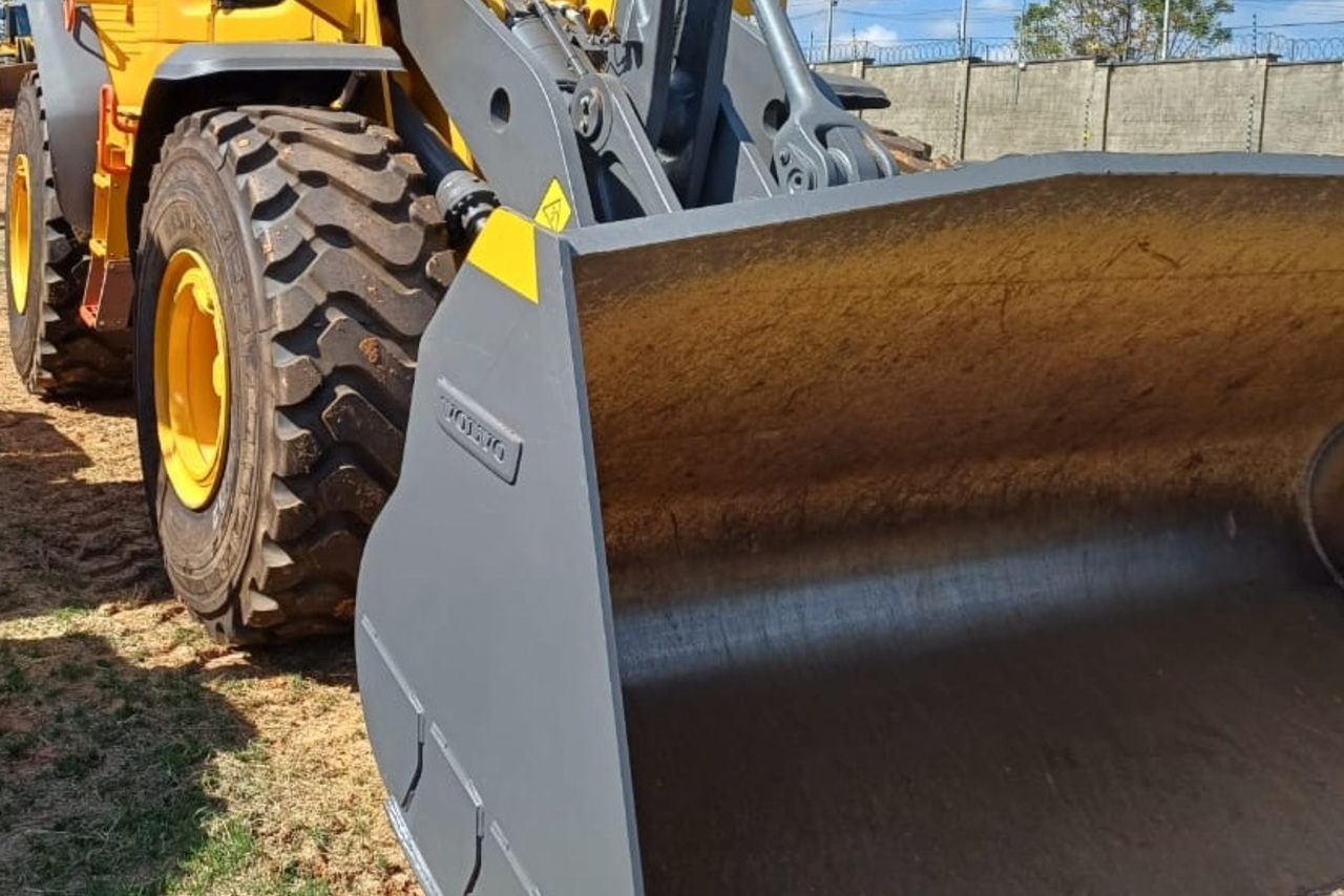 Volvo L120F - 23/23 7