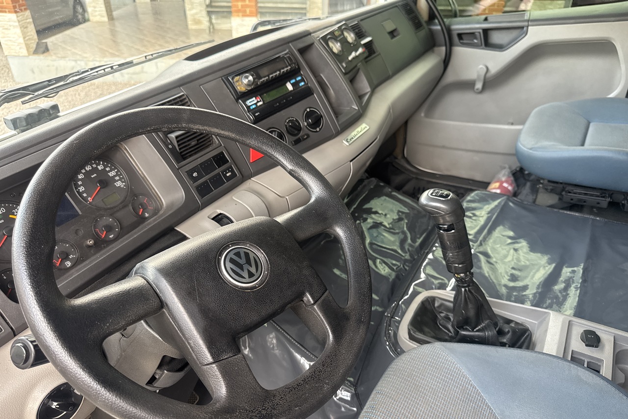 Volkswagen 24-250 E Constellation 3-Eixos - 11/11 9
