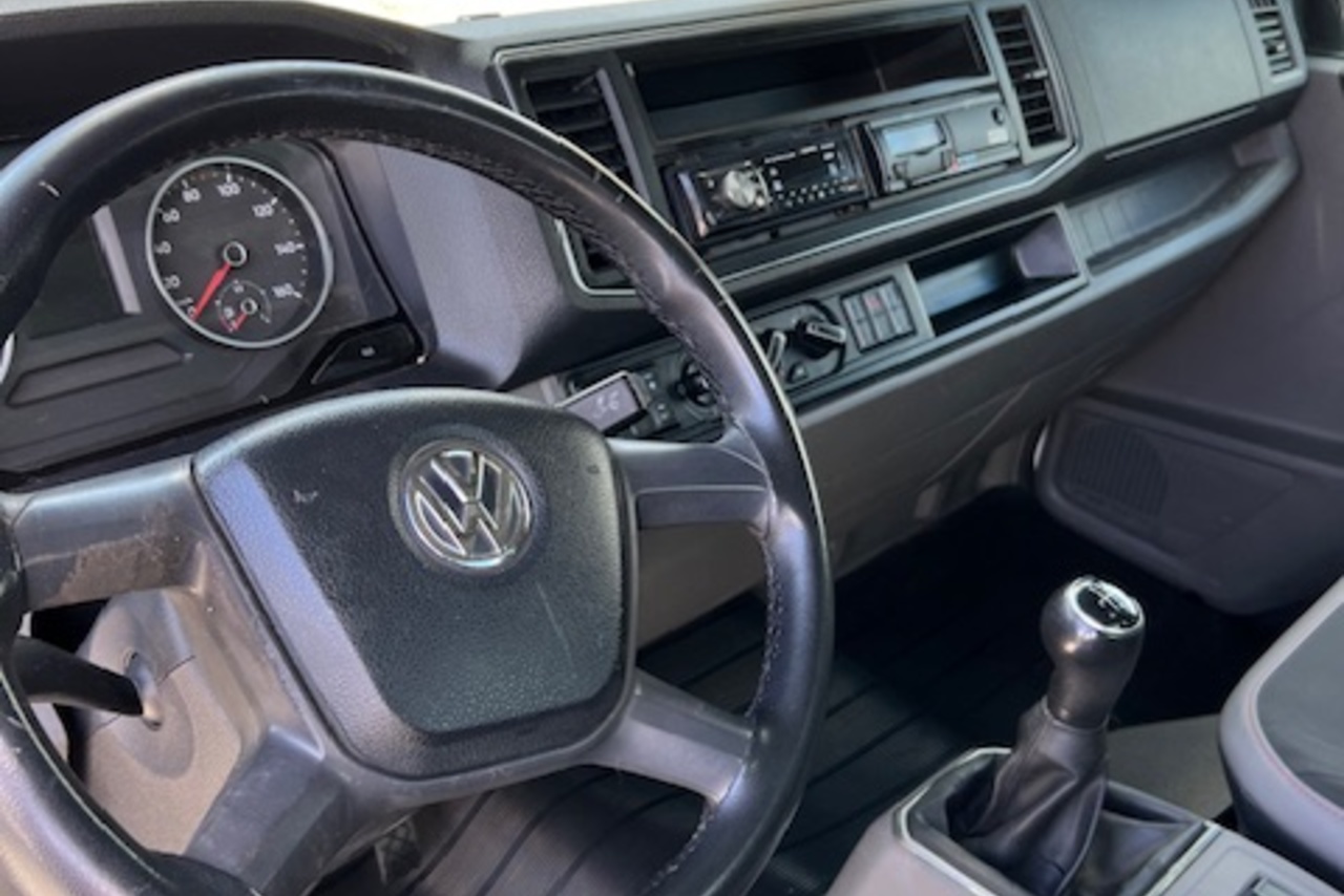 Volkswagen 11-180 Delivery  - 18/19 8