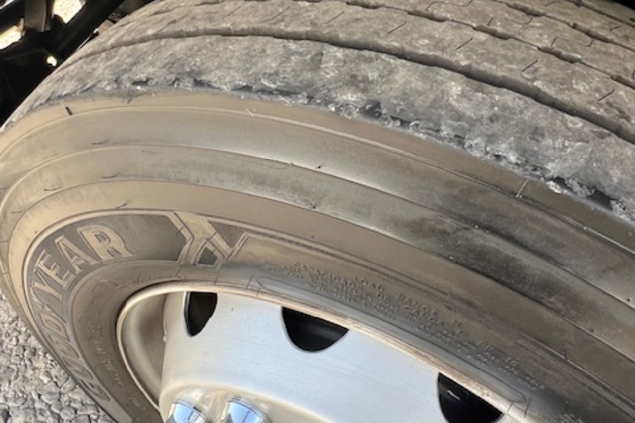Volkswagen 24-280 E Constellation 6x2 - 21 4