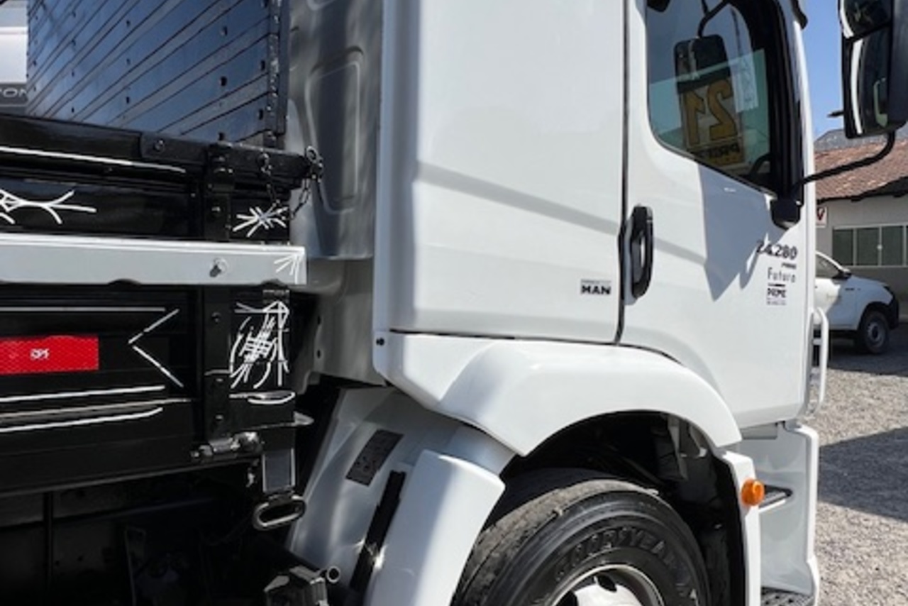 Volkswagen 24-280 E Constellation 6x2 - 21 15