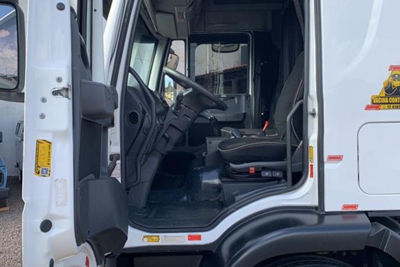 Iveco Tector 240E30 - 20/20 7