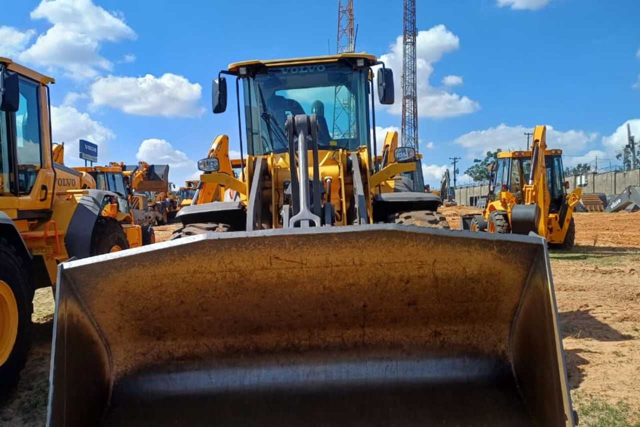 Volvo L120F - 23/23 2