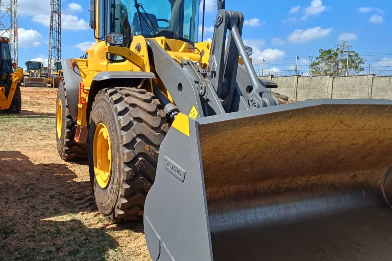 Volvo L120F - 23/23 3
